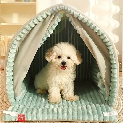 Gemütliche und geschlossene Hundehütte